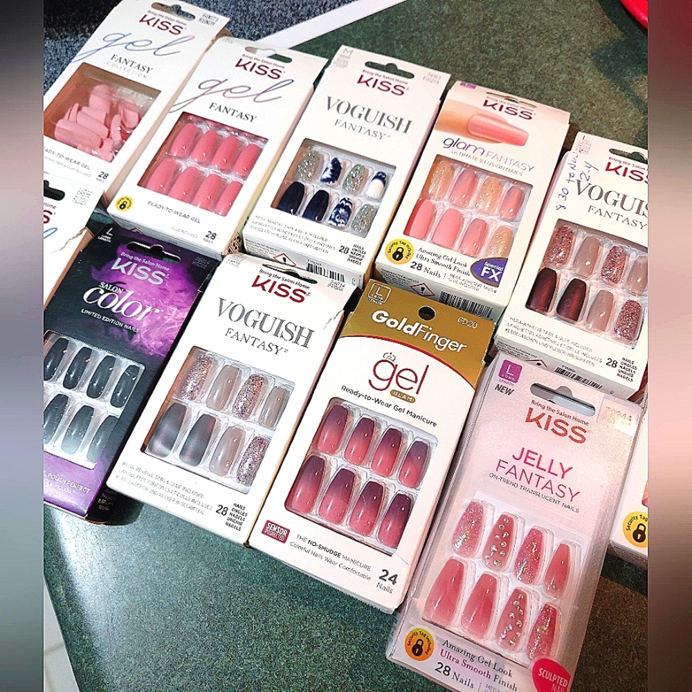 11 SETS of Kiss Nails!! 💅